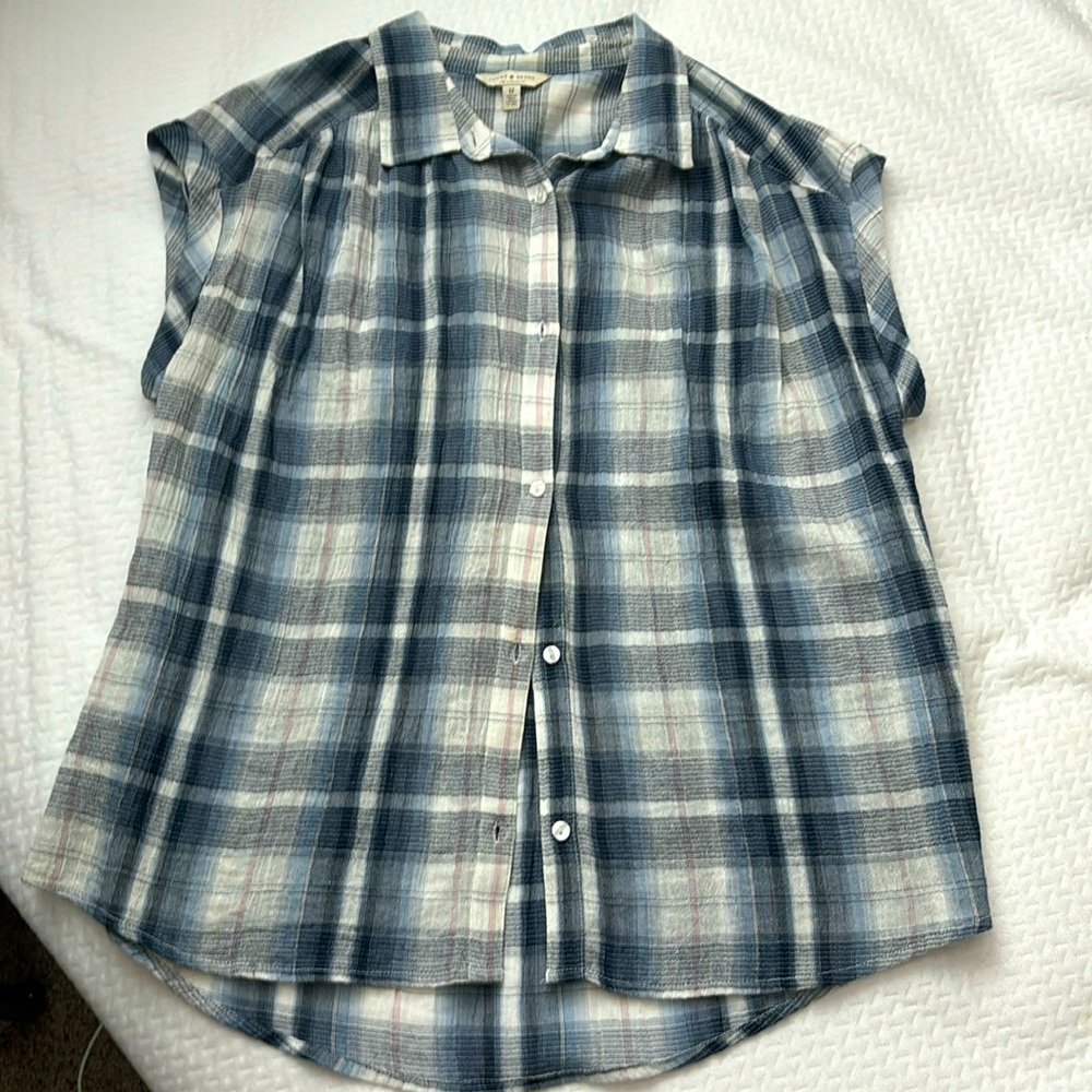 LUCKY plaid top